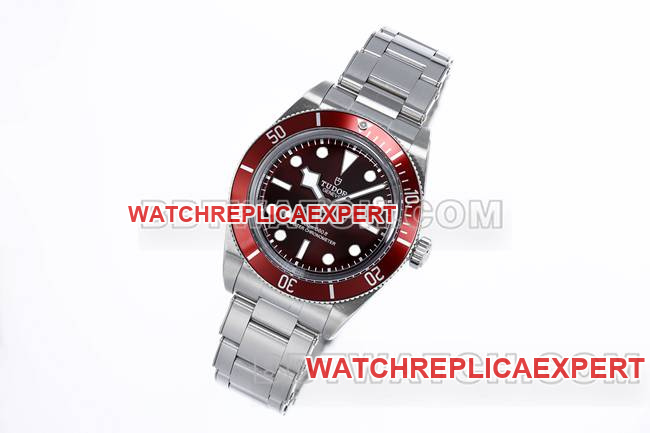 top-tier watch ZF Factory Biwan Tudor dark red dial steel braceletfront live photo