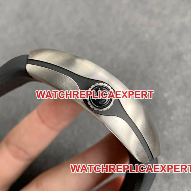 Franck Muller ABF factory 1:1replica watch V45black dial leather braceletside live photo