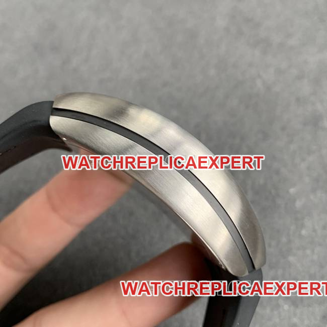 Franck Muller ABF factory 1:1replica watch V45black dial leather braceletside live photo