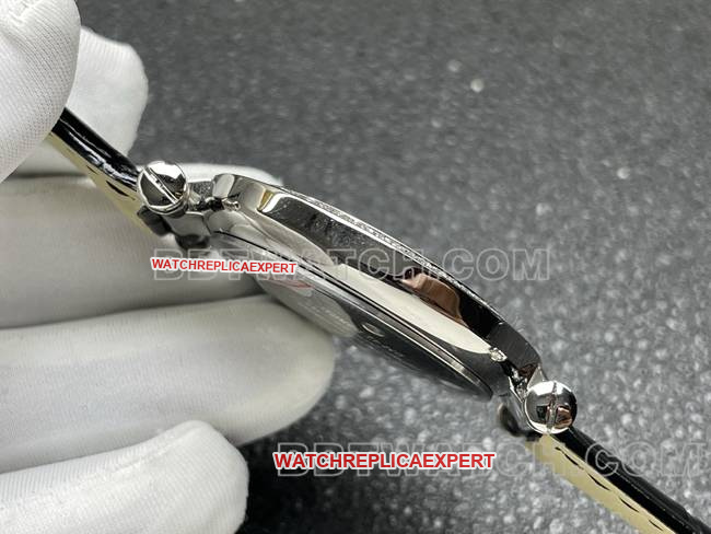 1:1replica watch frank Muller quartzABF factory black dialdiamond bezel black leather braceletside live photo