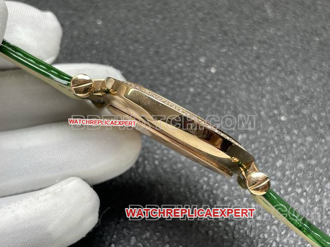 Franck Muller quartz collectible watch ABF factory diamond plate gold diamond bezel green leather braceletside live photo