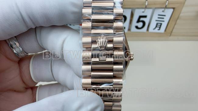watch VS FactoryRolexDay-Date rose goldsteel braceletbraceletlive photos