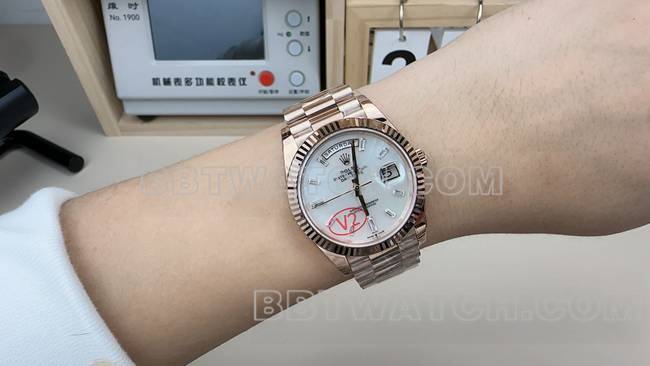 watch VS FactoryRolexDay-Date rose goldsteel bracelet wearing live photos