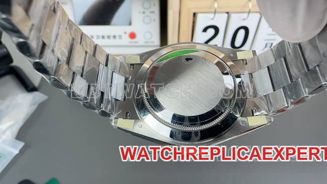 top-tier watch RolexVS FactoryDay-Dateblack dialsteel braceletcaseback live photo