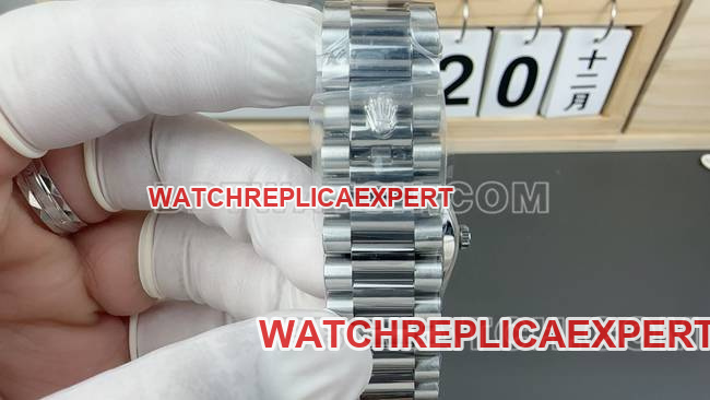 top-tier watch RolexVS FactoryDay-Dateblack dialsteel braceletbraceletlive photos