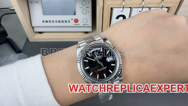 top-tier watch RolexVS FactoryDay-Dateblack dialsteel bracelet wearing live photos