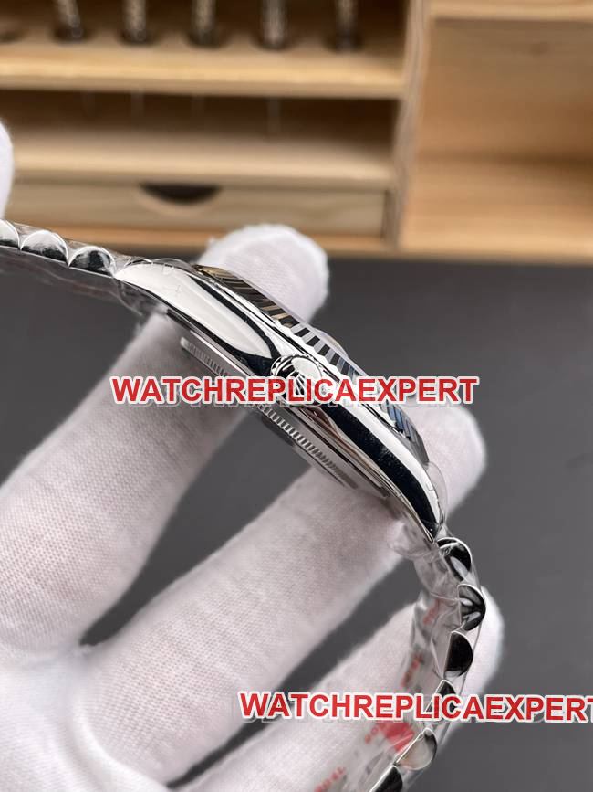 1:1replica watch VS Factory log Rolexsilver dial3235 mechanical 41mmside live photo