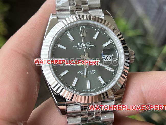 collectible watch ERF factory Rolex log green dial3235 mechanical 41mmfront live photo