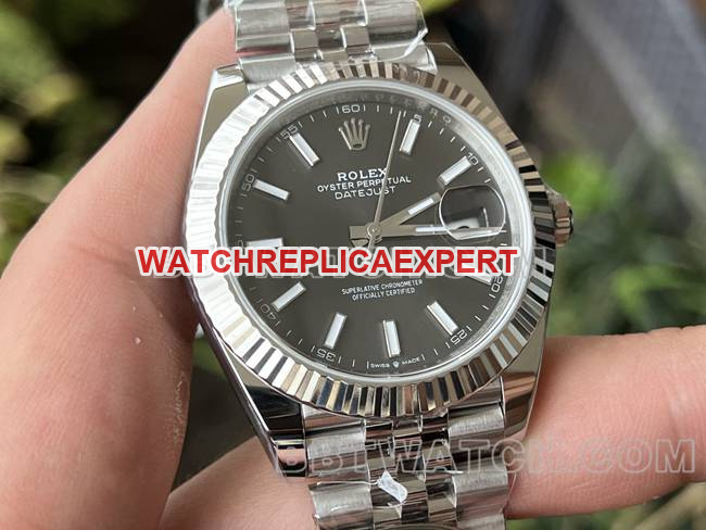 1:1replica watch ERF factory Rolex log gray plate 3235 mechanical 41mmfront live photo