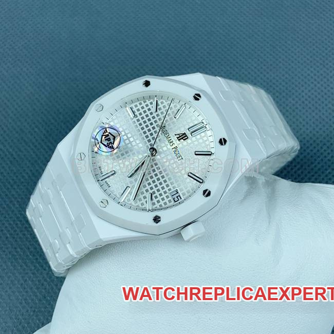 collectible watch Royal OakAPS factory Audemars Piguetsilver dial white ceramic15500front live photo