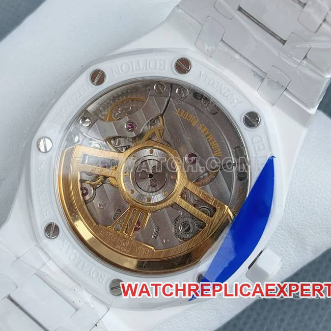 collectible watch Royal OakAPS factory Audemars Piguetsilver dial white ceramic15500caseback live photo