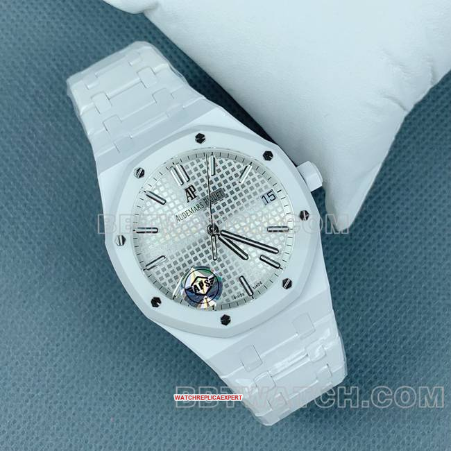 collectible watch Royal OakAPS factory Audemars Piguetsilver dial white ceramic15500front live photo