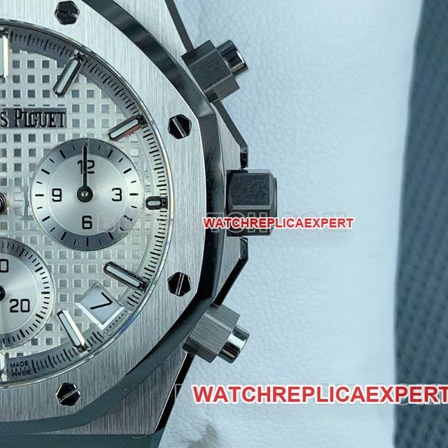 watch Royal OakAPS factory Audemars Piguetsilver dial26240front live photo