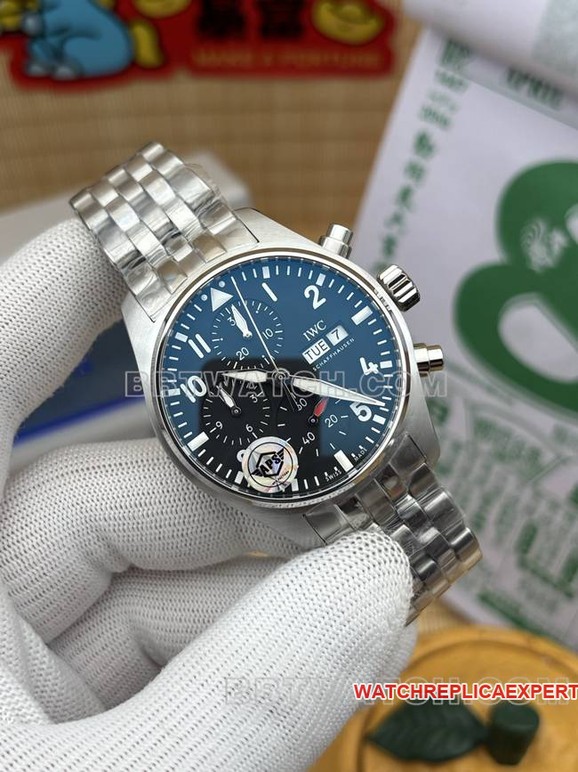 1:1replica watch APS factory pilot IWCblack dialchronograph41mmfront live photo