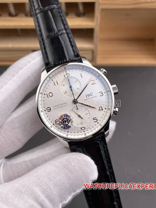 1:1replica watch Portugal APS factory IWC silver white dial gold needle front live photo
