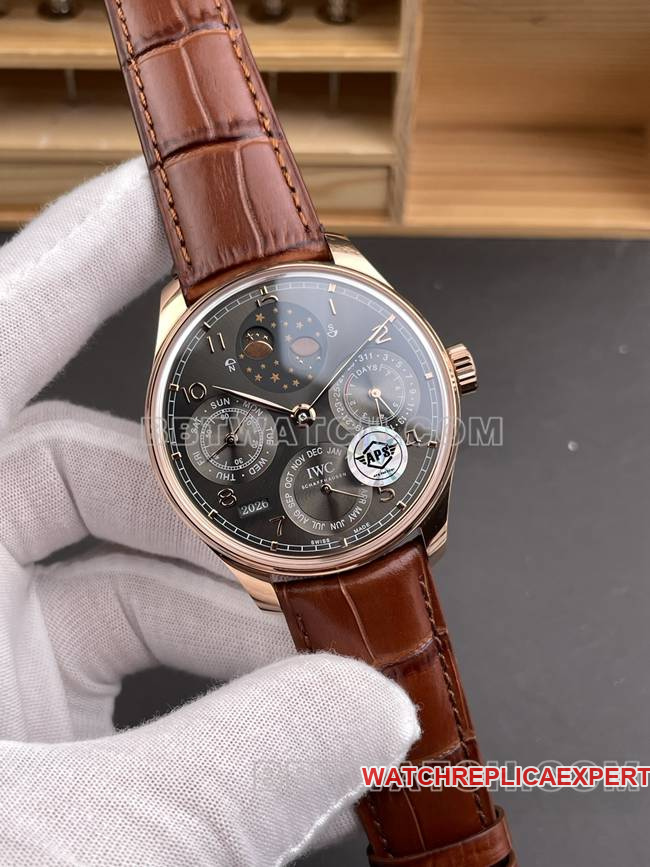 collectible watch Portugal APS factory IWC perpetual calendar gray plate rose goldfront live photo