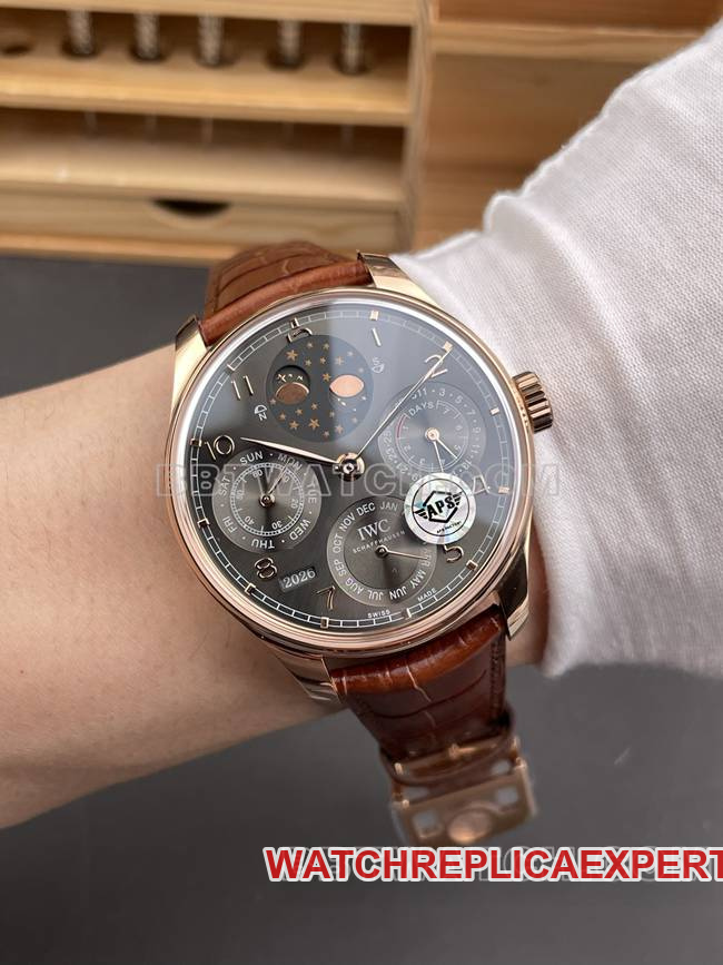 collectible watch Portugal APS factory IWC perpetual calendar gray plate rose gold wear live photos
