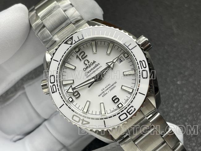 collectible watch VS FactorySeamasterwhite dial8800 mechanical 39.5mmfront live photo