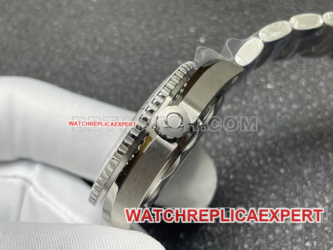 collectible watch VS FactorySeamasterwhite dial8800 mechanical 39.5mmside live photo