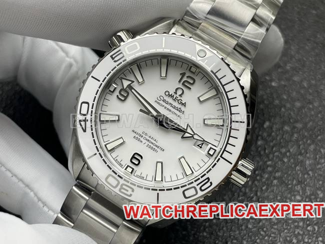 collectible watch VS FactorySeamasterwhite dial8800 mechanical 39.5mmfront live photo