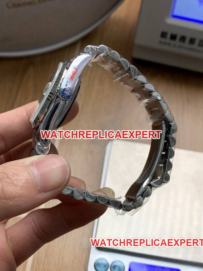 watch QF factory Day-DateRolex ice blue dial2836 mechanical 36mmside live photo