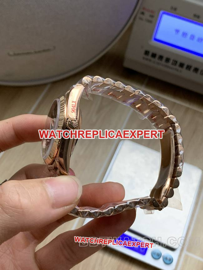 collectible watch QF factory Day-DateRolex ice blue dialrose gold2836 mechanical 36mmside live photo