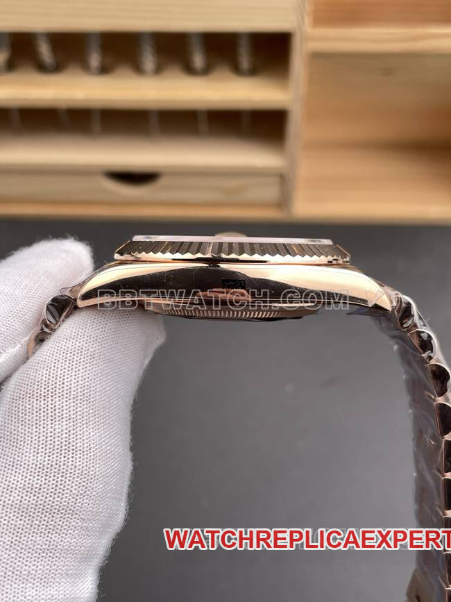 top-tier watch QF factory RolexDay-Date olive green dialrose gold40mmside live photo