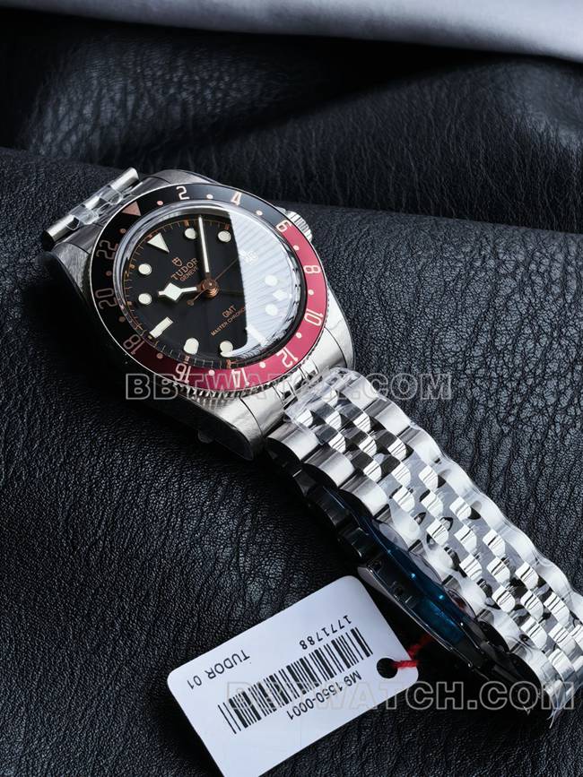 3CF factory collectible watch Biwan Tudorblack dial black red circle steel braceletfront live photo