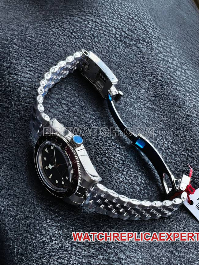 3CF factory collectible watch Biwan Tudorblack dial black red circle steel braceletside live photo