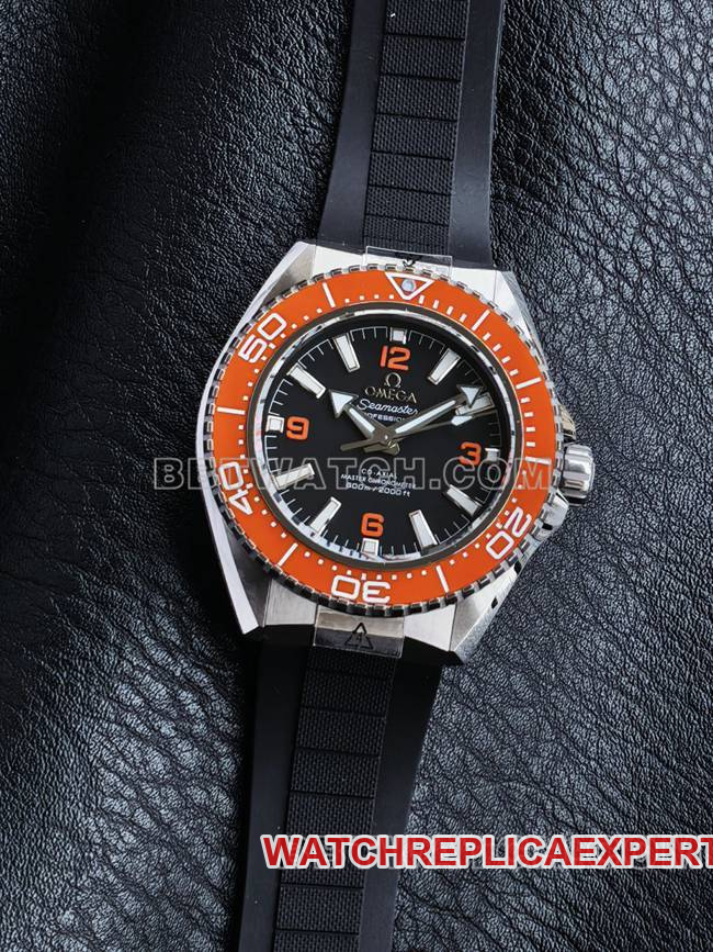 watch VS FactorySeamaster 600m black dial orange bezel black braceletfront live photo