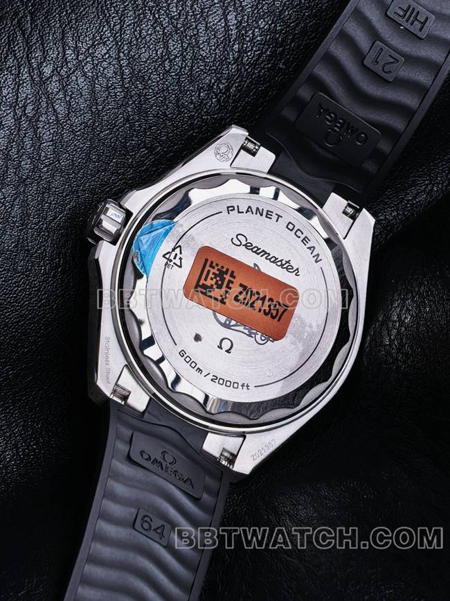 watch VS FactorySeamaster 600m black dial orange bezel black braceletcaseback live photo