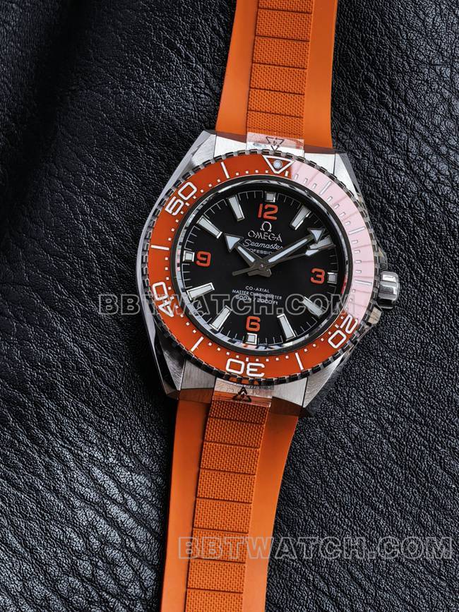 1:1replica watch VS FactorySeamaster 600m black dial orange bezel orange braceletfront live photo