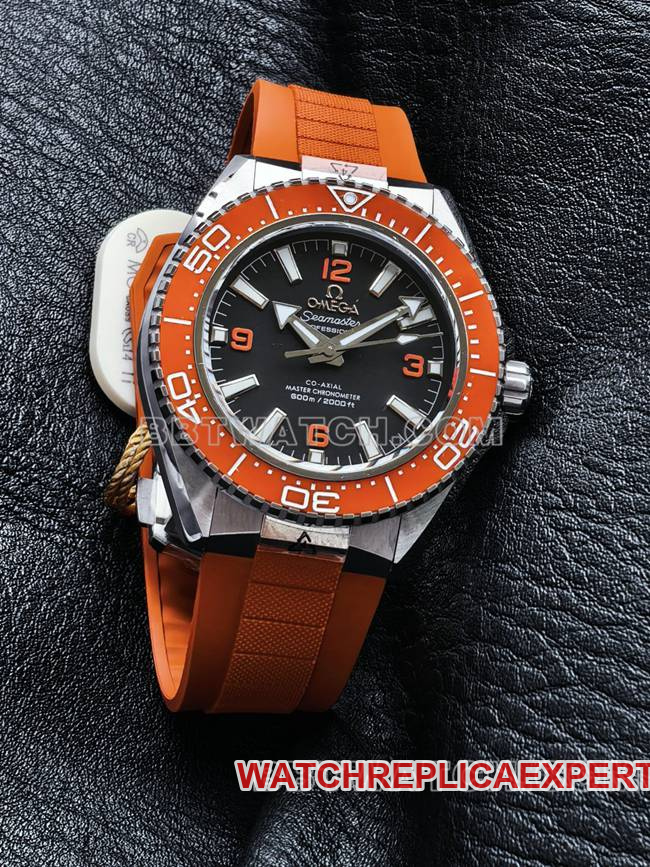 1:1replica watch VS FactorySeamaster 600m black dial orange bezel orange braceletfront live photo