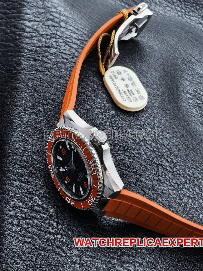 1:1replica watch VS FactorySeamaster 600m black dial orange bezel orange braceletside live photo