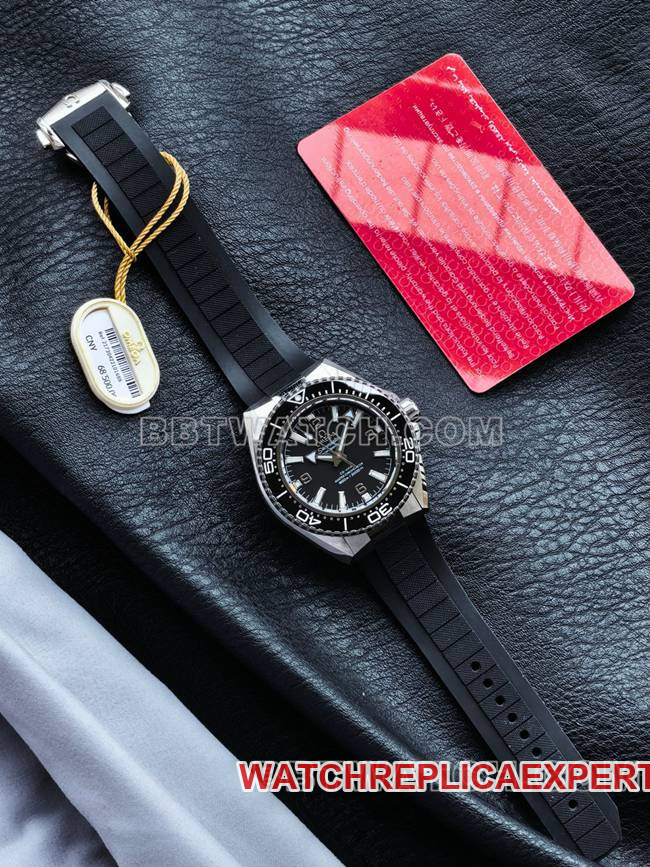 VS Factorytop-tier watch Seamaster 600m black dial black bezel rubber braceletfront live photo