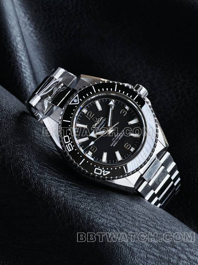 VS Factory optimal watch Seamaster 600m black dial black bezel steel braceletfront live photo