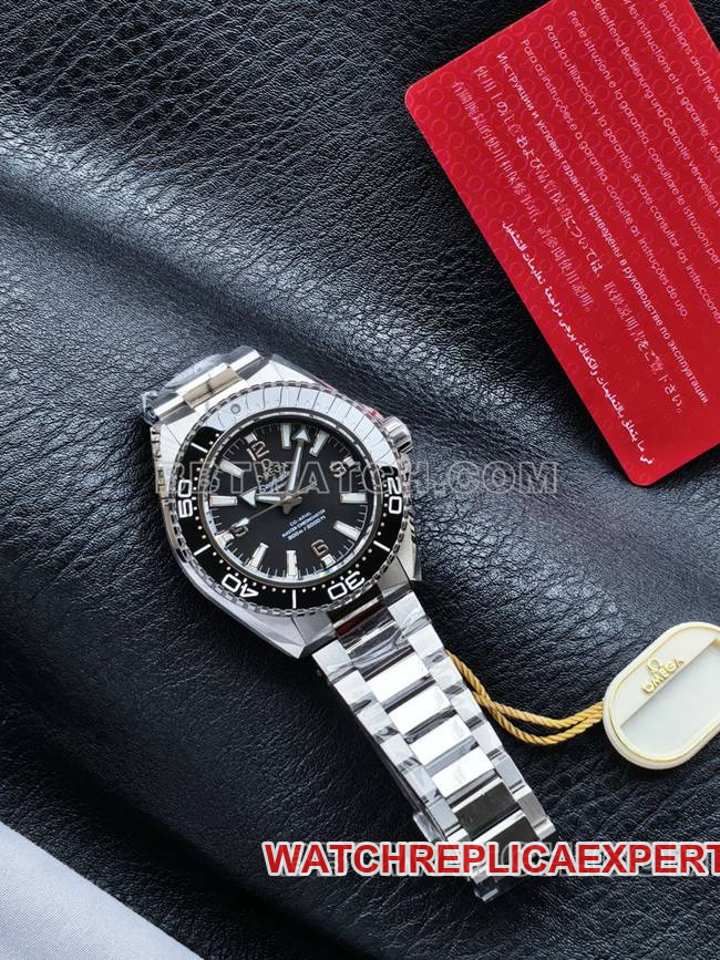 VS Factory optimal watch Seamaster 600m black dial black bezel steel braceletfront live photo