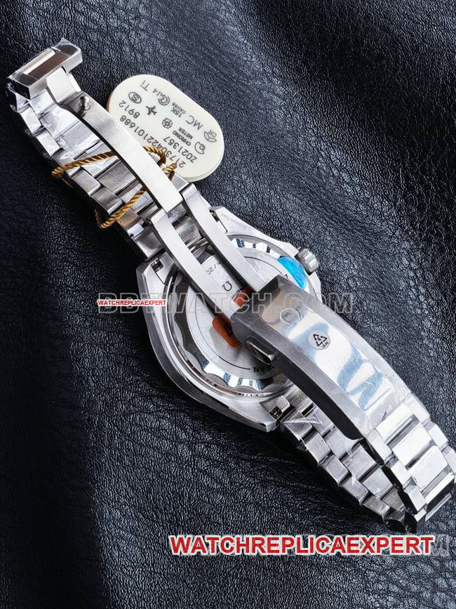 VS Factory optimal watch Seamaster 600m black dial black bezel steel braceletclasp live photos