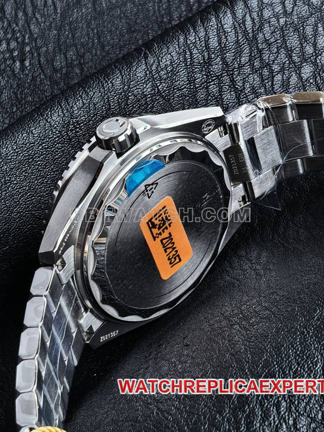 VS Factory optimal watch Seamaster 600m black dial black bezel steel braceletside live photo