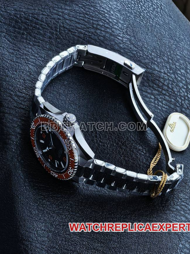 VS Factory1:1replica watch Seamaster 600m black dial orange bezel steel braceletside live photo