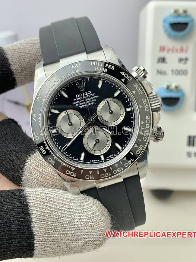 collectible watch RolexQF factory Daytonablack dial4131 mechanical rubber braceletfront live photo