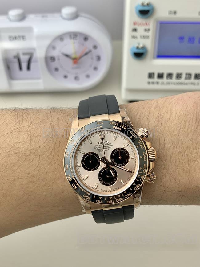 1:1replica watch RolexQF factory Daytonarose gold plate 4131 mechanical rubber bracelet wearing live photos