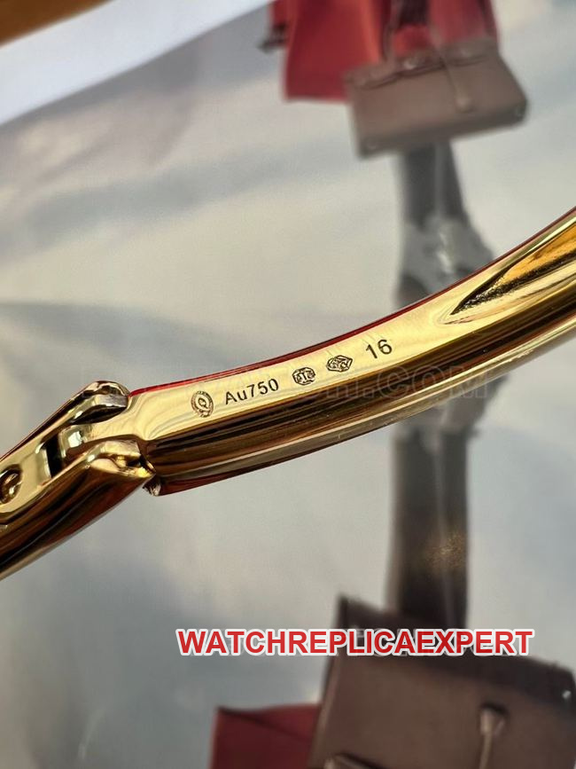 Real-Life Photos of the BBA Factory Cartier "Bathtub" Watch with Silver-White Dial, Gold Ring, and Quartz Strap