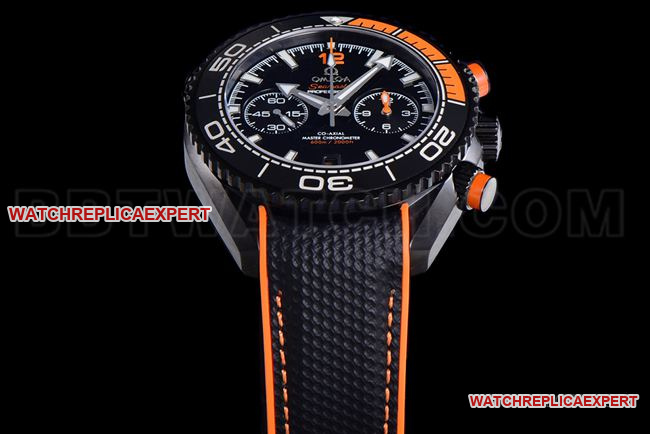 collectible watch SeamasterN1 factory Omega600m black dial rubber braceletfront live photo
