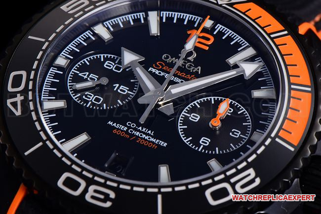 collectible watch SeamasterN1 factory Omega600m black dial rubber braceletfront live photo