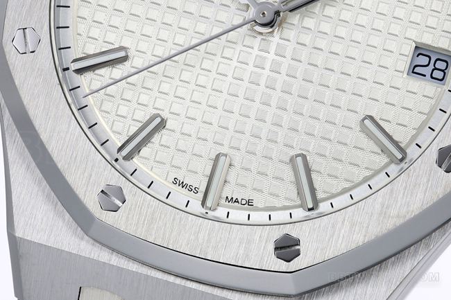 1:1replica watchZF FactoryRoyal OakAudemars Piguetsilver dial15500front live photo