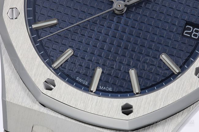 collectible watches ZF FactoryRoyal OakAudemars Piguetblue dial15500front live photo