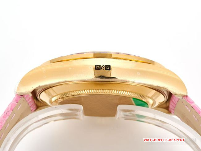 collectible watch Rolex Daytona pink mother-of-pearl dial 116519side live photo
