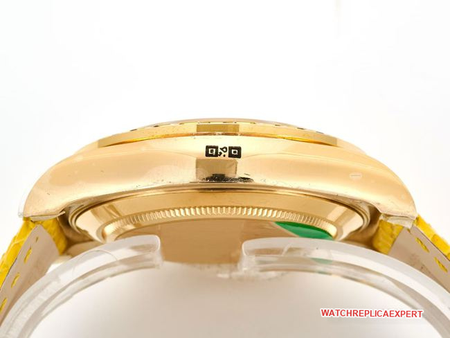 top-tier watch DaytonaRolex yellow mother-of-pearl disc 116519side live photo