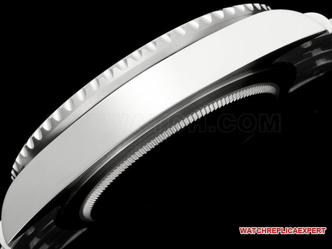 1:1replica watch RICH factory GMT-MasterRolexBatman bezel126710side live photo